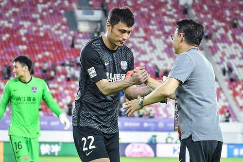 青岛球员爆料新闻最新消息,揭秘球队内部最新动态与争议焦点